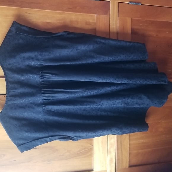 Lucky Brand, like new sleeve black cotton blouse with woven-in floral pattern - Picture 5 of 7